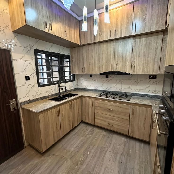 Modern Natural Oak L-Shaped Fitted Kitchen Cabinets